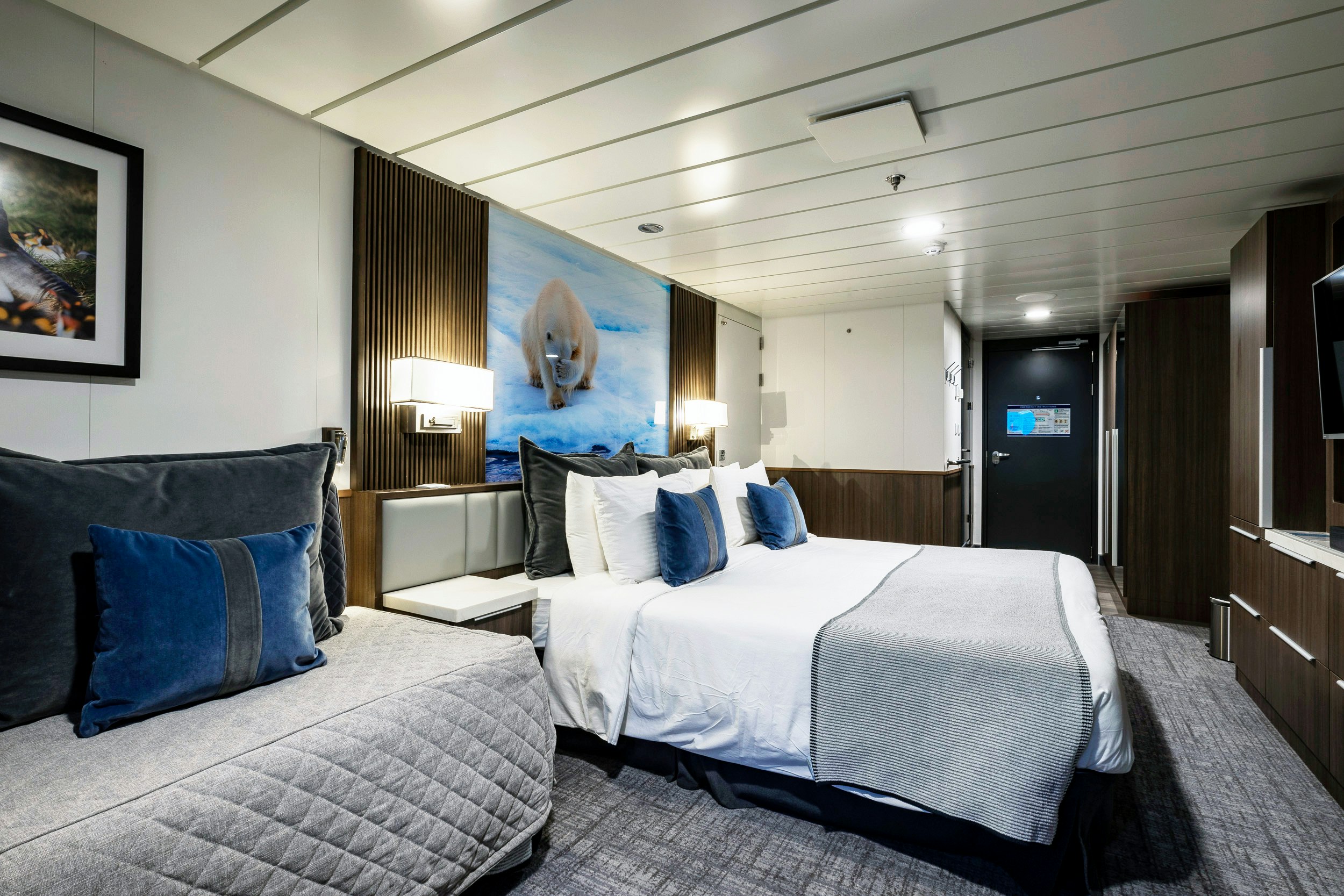 Aurora Stateroom Triple Lounge View